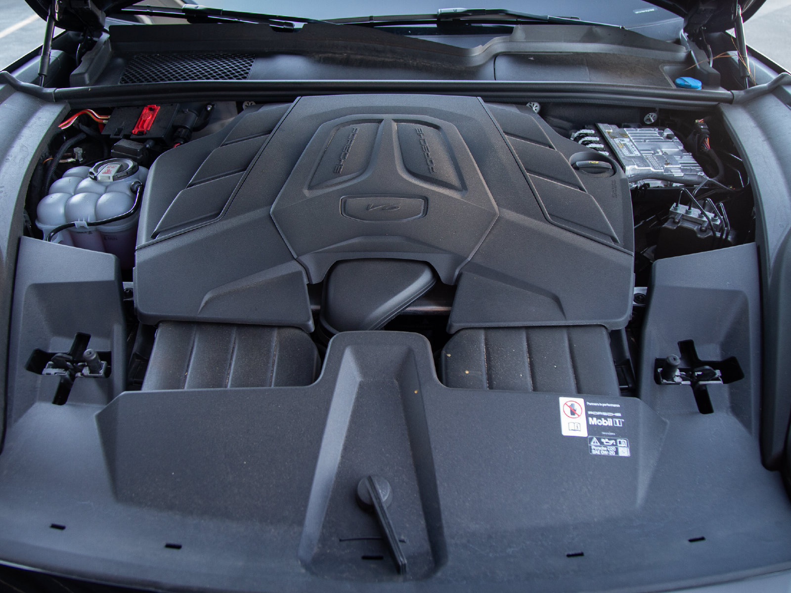 Certified 2026 Porsche Cayenne AWD/4WD image 27