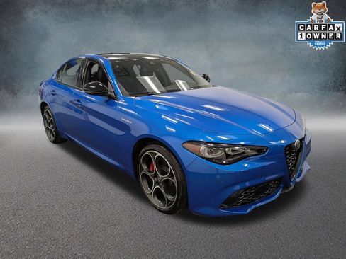 Used 2024 Alfa Romeo Giulia Veloce AWD/4WD image 3