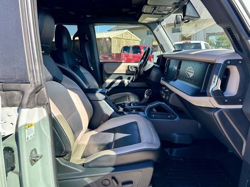 Used 2023 Ford Bronco Wildtrak image 12