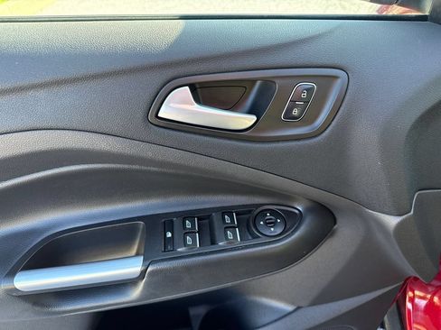 Used 2017 Ford Escape SE w/ Equipment Group 201A AWD/4WD image 15