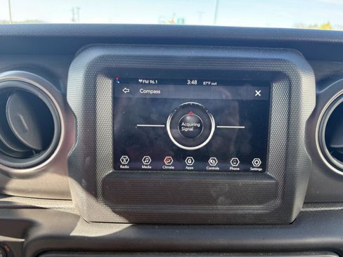 Used 2023 Jeep Wrangler Sport S image 27