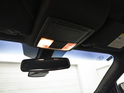 Used 2019 Ford Taurus Limited image 17