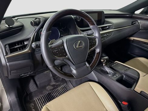 Used 2021 Lexus ES 300h w/ Premium Package image 9