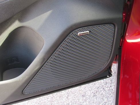 New 2025 Mitsubishi Outlander SEL image 13