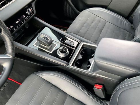 Used 2023 Mitsubishi Outlander SE AWD/4WD image 16