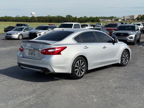 Used 2016 Nissan Altima 2.5 SL w/ 2.5 Technology w/LED Package FWD image 5