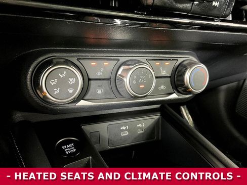 Certified 2025 Nissan Kicks SV w/ SV Premium Package AWD/4WD image 15