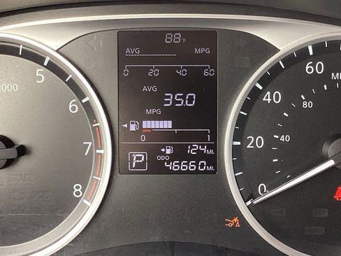 Used 2022 Nissan Kicks S image 3