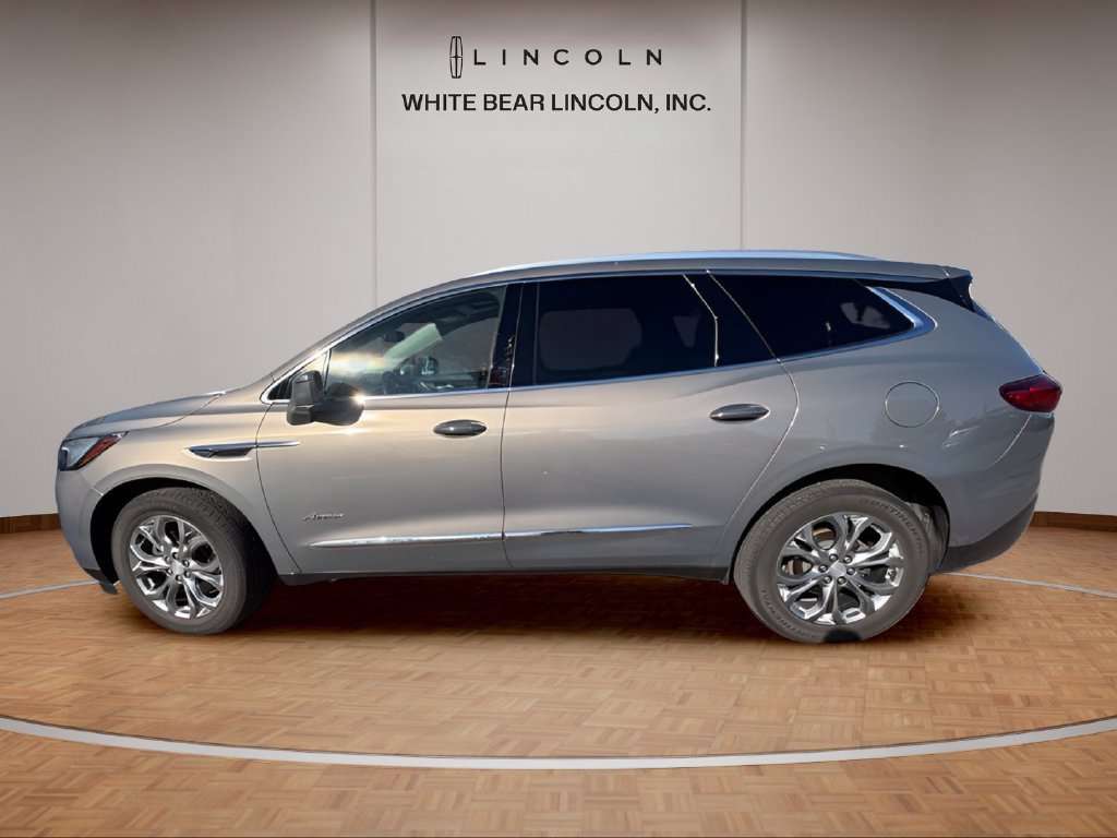 Used 2018 Buick Enclave Avenir w/ Avenir Technology Package AWD/4WD image 4