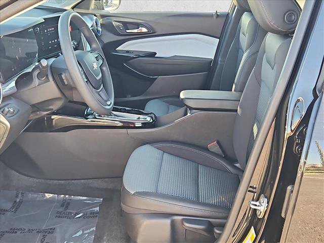 Used 2026 Chevrolet Trax LT FWD image 15