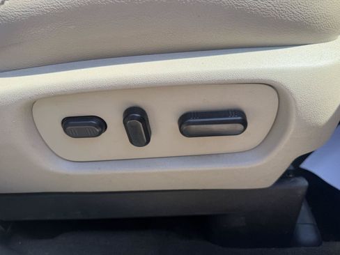 Used 2013 Ford Explorer Limited FWD image 26