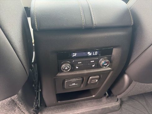 Used 2023 Chevrolet Traverse Premier w/ Redline Edition AWD/4WD image 16