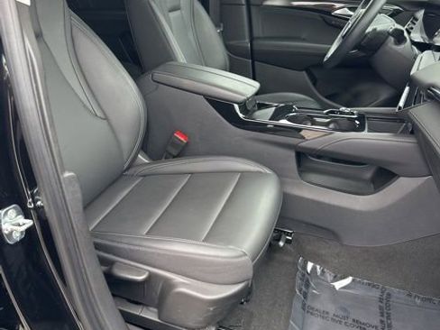 Used 2025 Buick Envision Preferred image 36