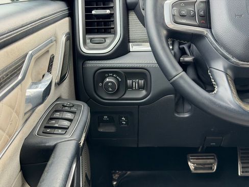 Used 2022 RAM 1500 Limited image 32