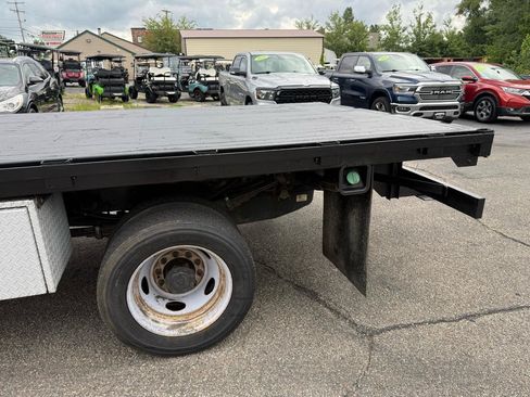 Used 2023 Ford F550 4x4 Regular Cab Super Duty image 9