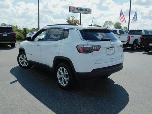 Used 2024 Jeep Compass Latitude AWD/4WD image 7