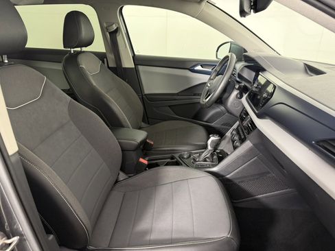 Used 2023 Volkswagen Taos SE w/ Panoramic Sunroof Package AWD/4WD image 10