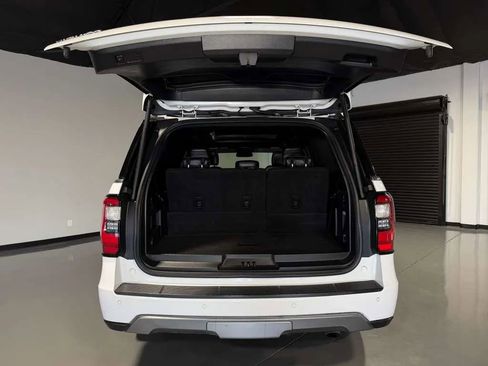 Used 2019 Ford Expedition Limited RWD image 12