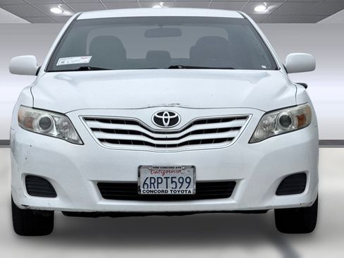 Used 2011 Toyota Camry LE image 6