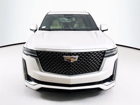 Used 2023 Cadillac Escalade Premium Luxury image 2