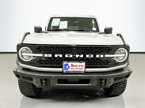 Used 2024 Ford Bronco Wildtrak image 2