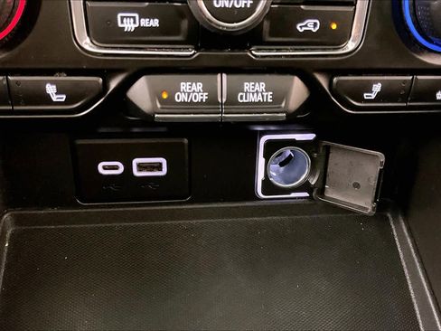 Used 2021 Chevrolet Tahoe LT w/ LT Signature Package image 32