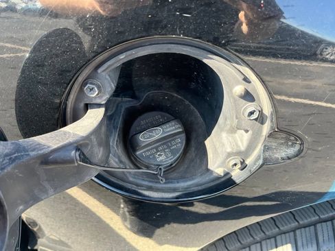 Used 2016 Toyota Tundra SR5 AWD/4WD image 21