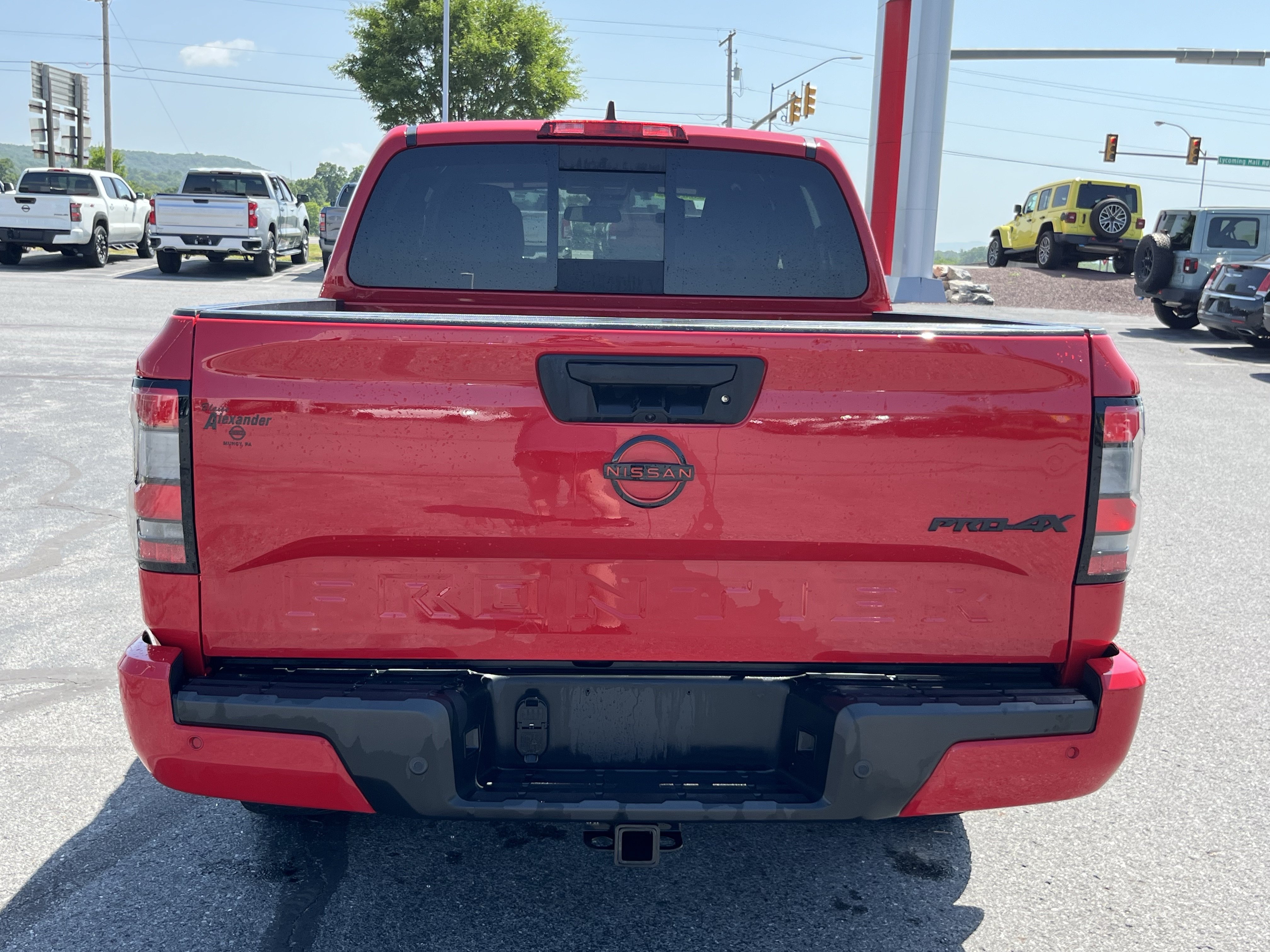Used 2024 Nissan Frontier PRO-4X w/ Pro Convenience Package AWD/4WD image 6