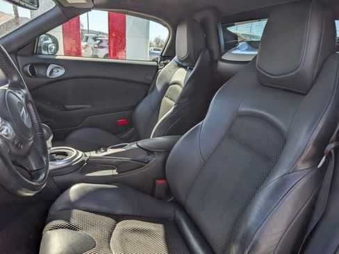 Used 2019 Nissan 370Z Touring image 7