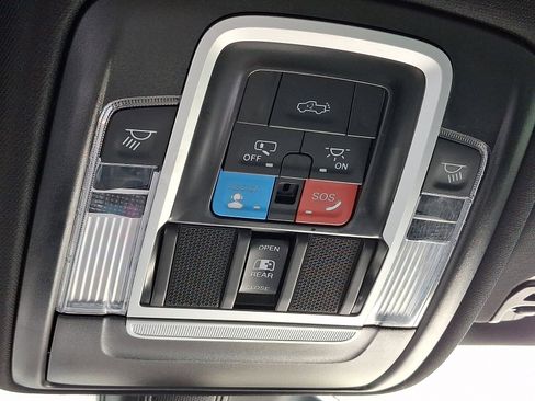 Used 2025 RAM 1500 Big Horn AWD/4WD image 24