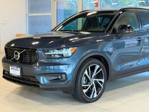 Used 2022 Volvo XC40 T5 R-Design w/ Advanced Package AWD/4WD image 3
