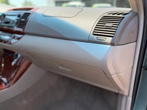 Used 2006 Toyota Camry XLE w/ VSC & Side Airbag Pkg FWD image 70
