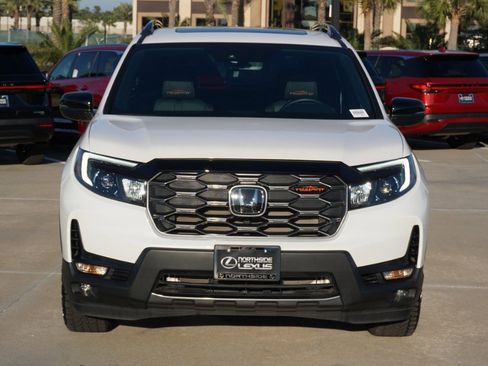 Used 2024 Honda Passport TrailSport image 2
