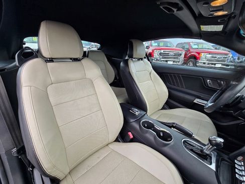 Used 2018 Ford Mustang Premium image 41