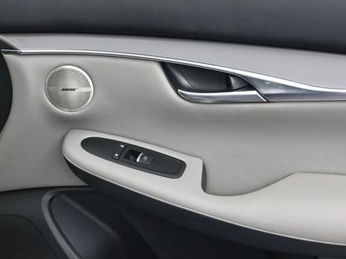 Used 2023 INFINITI QX50 Luxe w/ Accent Package FWD image 36