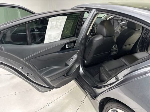 Used 2022 Nissan Maxima Platinum FWD image 25