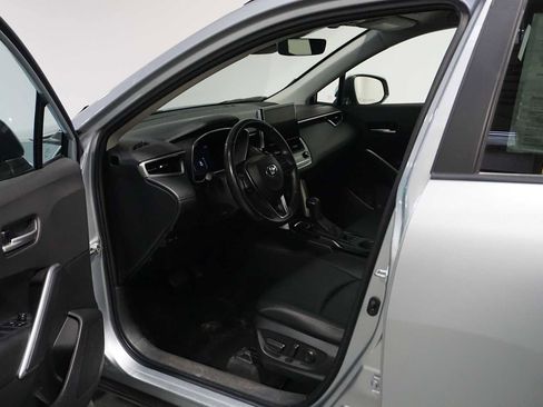 Used 2023 Toyota Corolla Cross XLE image 8