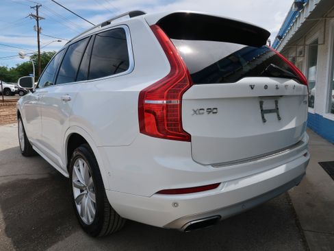 Used 2016 Volvo XC90 T6 Momentum w/ Momentum Plus Package AWD/4WD image 7