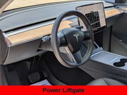 Used 2024 Tesla Model Y Long Range AWD/4WD image 12