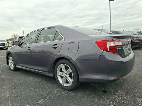 Used 2013 Toyota Camry SE image 4
