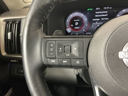 Used 2023 Nissan Pathfinder Platinum image 17