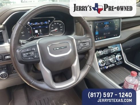 Used 2021 GMC Yukon Denali w/ Denali Premium Package AWD/4WD image 11