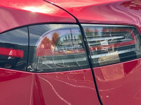 Used 2025 Tesla Model S AWD image 11