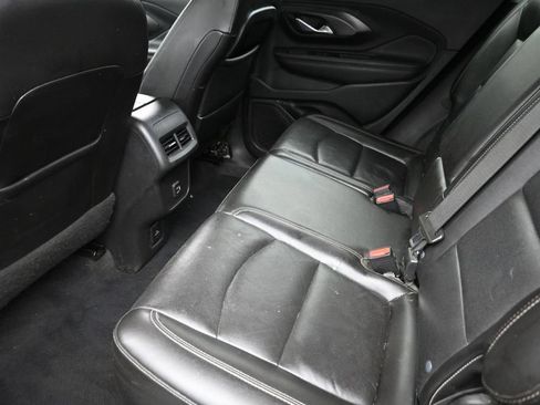 Used 2022 GMC Terrain SLT AWD/4WD image 12