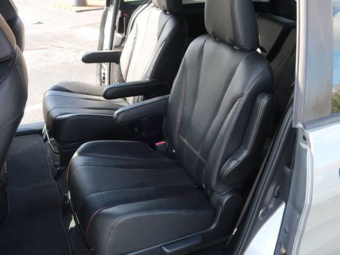 Used 2014 MAZDA MAZDA5 Grand Touring image 25