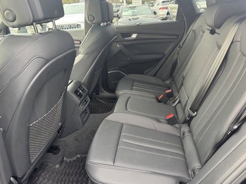 Certified 2025 Audi Q5 2.0T Premium w/ Convenience Plus Package image 36