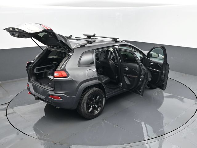 Used 2016 Jeep Cherokee Trailhawk w/ Leather Interior Group AWD/4WD image 25