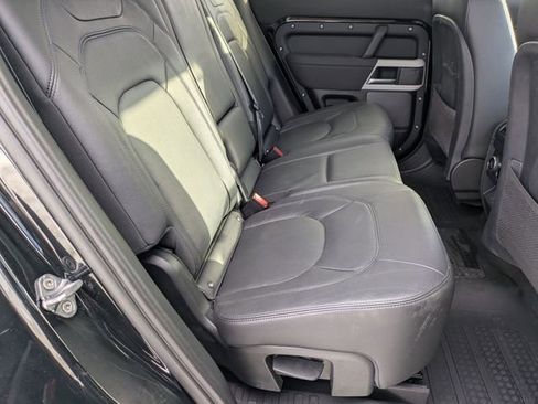 Used 2023 Land Rover Defender 110 SE image 17