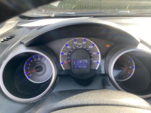 Used 2011 Honda Fit Sport image 12