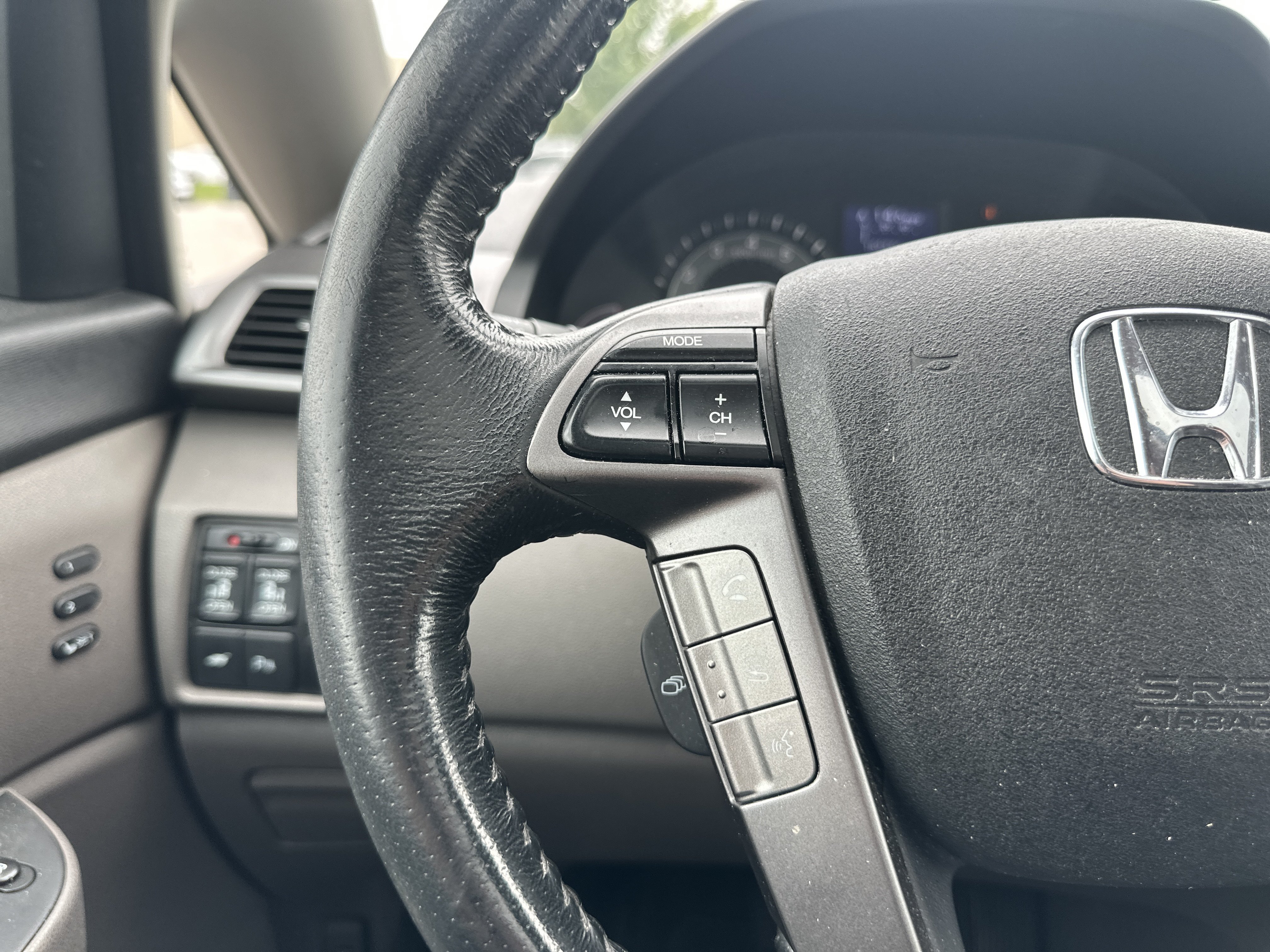 Used 2014 Honda Odyssey Touring image 23